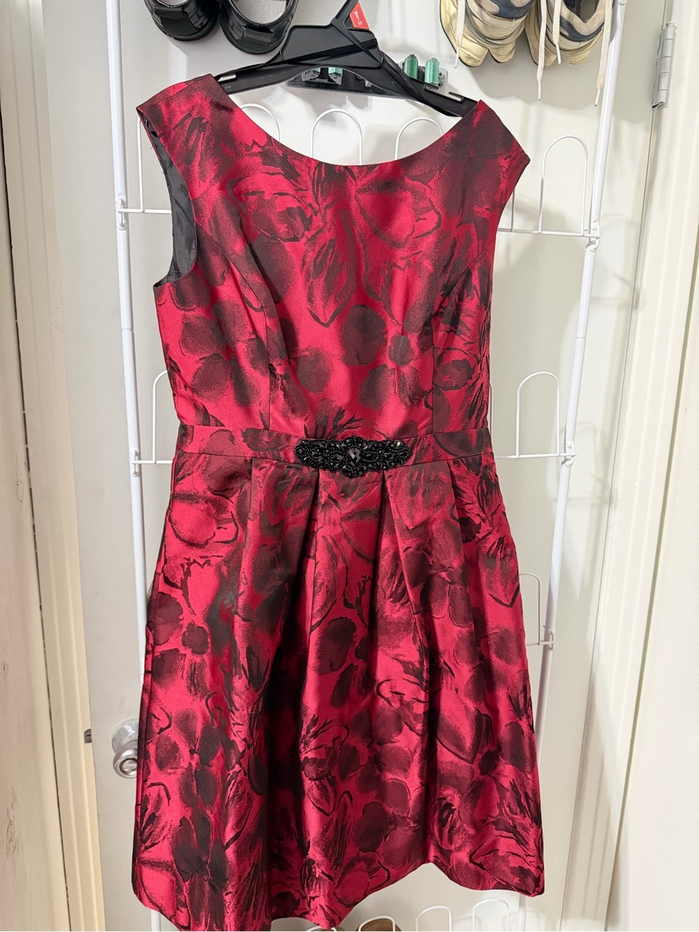 Jessica Howard Red and Black Floral Satin Fit-and-Flare Dress